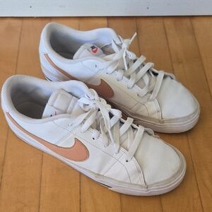 Nike White Leather Sneakers with Peach Swoosh